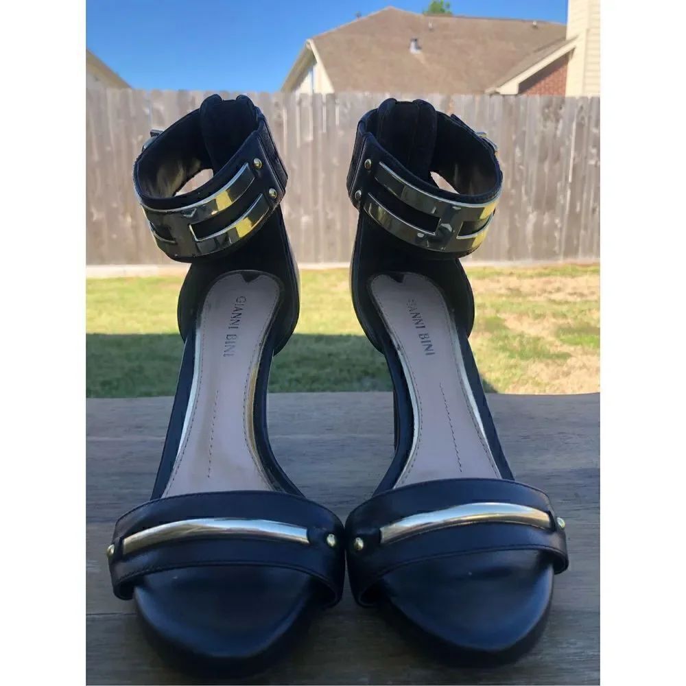 Gianni Bini Black Heels With Gold Accents Size 5.5 M